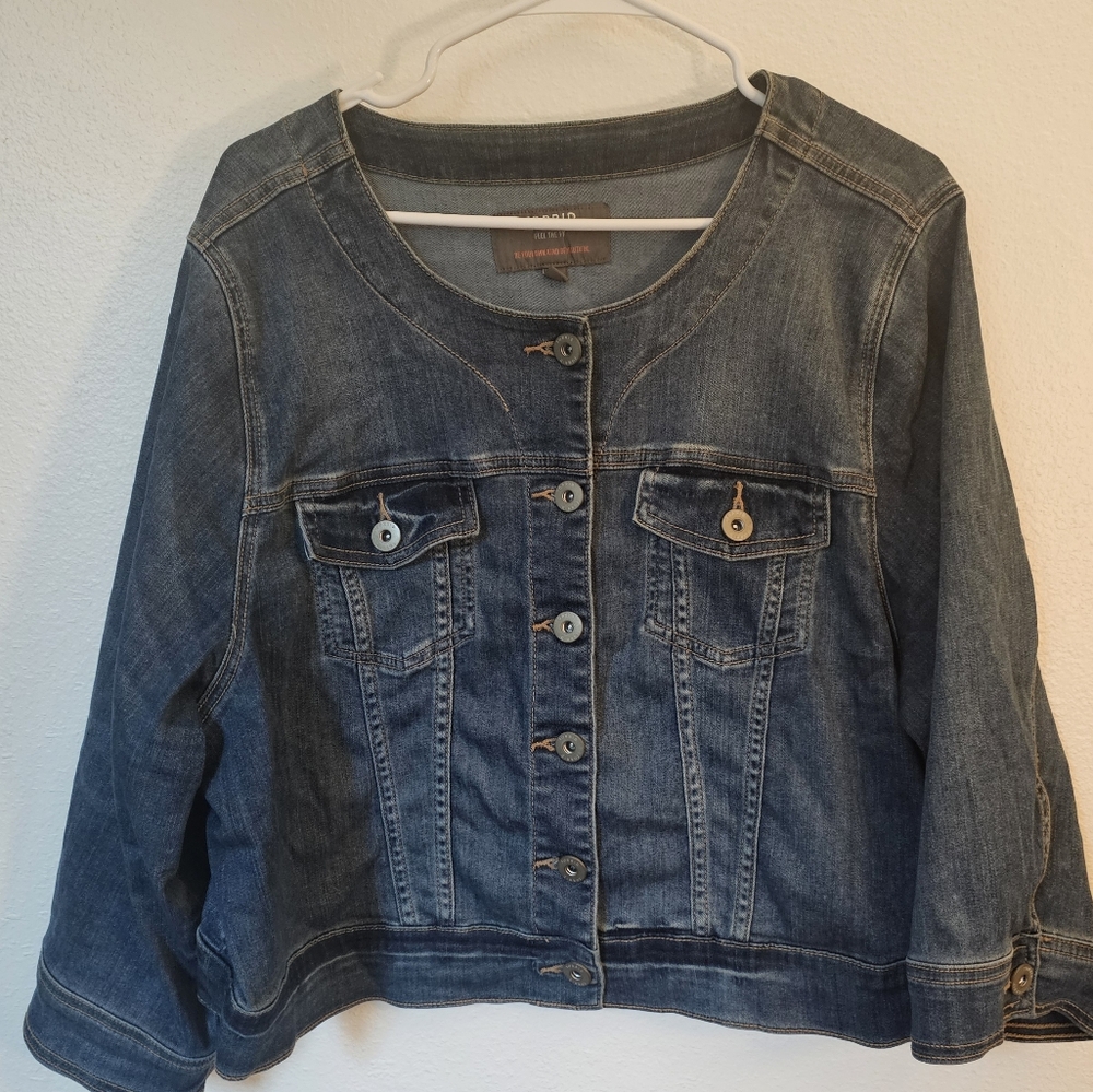 Size 3 Torrid Collarless Cropped Denim Jacket